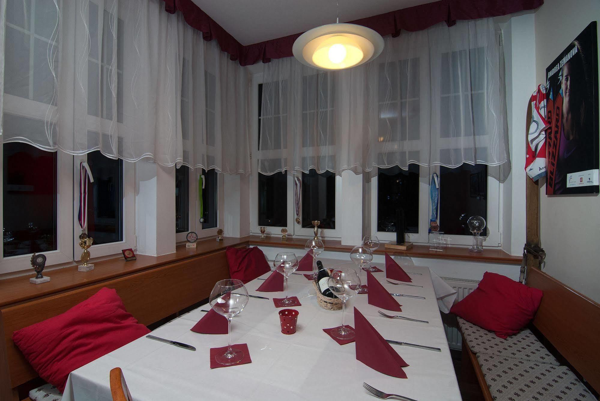 多摩维那酒店 Špindlerŭv Mlýn 外观 照片